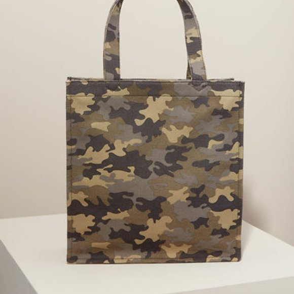 Stella & Dot Game Changer tote - Camo - Picture 3 of 8